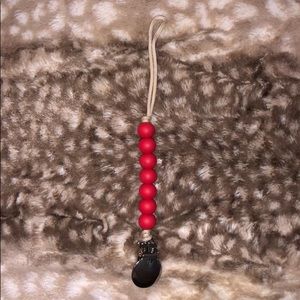 NWOT Ryan & Rose mini pacifier clip